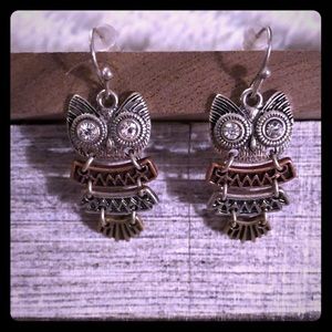 Hooo do you love dangle owl earrings